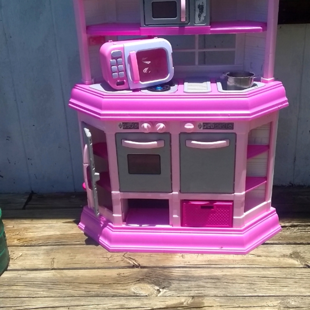 littles girls kitchen set